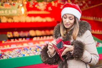 Shopping Strategies for Holiday Deals